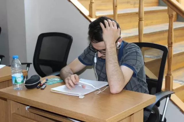 Esenler Belediye Başkanı Göksu'dan Üniversite Adaylarına Moral Ziyareti Esenler Belediye Başkanı Göksu'dan Üniversite Adaylarına Moral Ziyareti