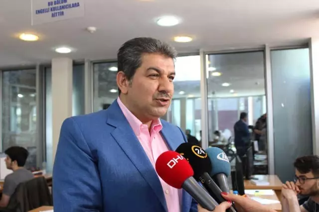 Esenler Belediye Başkanı Göksu'dan Üniversite Adaylarına Moral Ziyareti Esenler Belediye Başkanı Göksu'dan Üniversite Adaylarına Moral Ziyareti