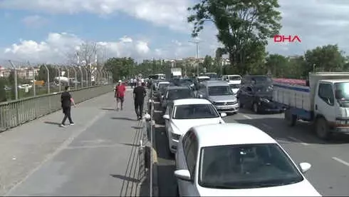 İstanbul Kadıköy'de 'Kombine' Trafiği İstanbul Kadıköy'de 'Kombine' Trafiği