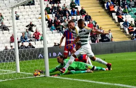 Lille, Bursasporlu Ekong'u İstiyor Lille, Bursasporlu Ekong'u İstiyor