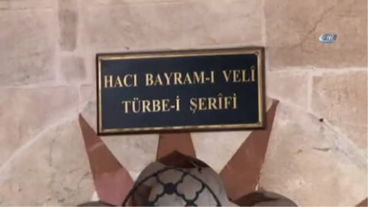 Yks Öncesi Öğrenciler ve Aileleri Türbelere Akın Etti