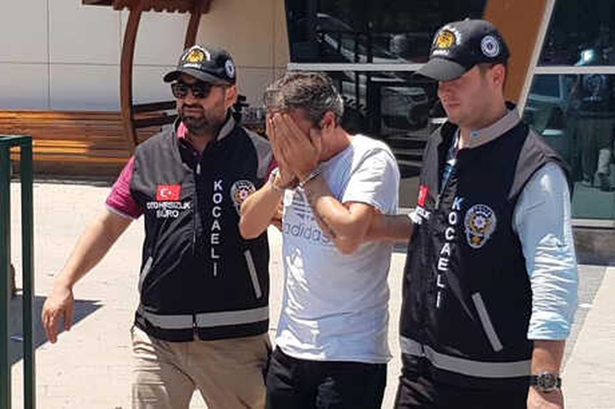 Çaldıkları Otomobillerin Şasi Numaralarını Değiştirip Sattılar