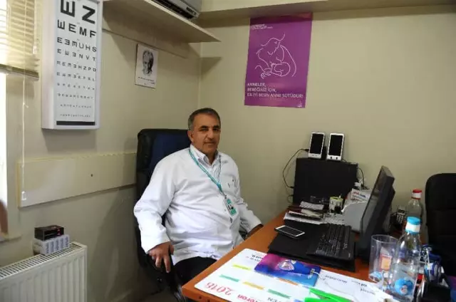 5 Üniversite Bitiren Doktorun Okuma Azmi Örnek Oluyor 5 Üniversite Bitiren Doktorun Okuma Azmi Örnek Oluyor