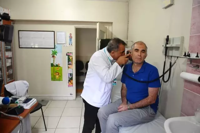 5 Üniversite Bitiren Doktorun Okuma Azmi Örnek Oluyor 5 Üniversite Bitiren Doktorun Okuma Azmi Örnek Oluyor