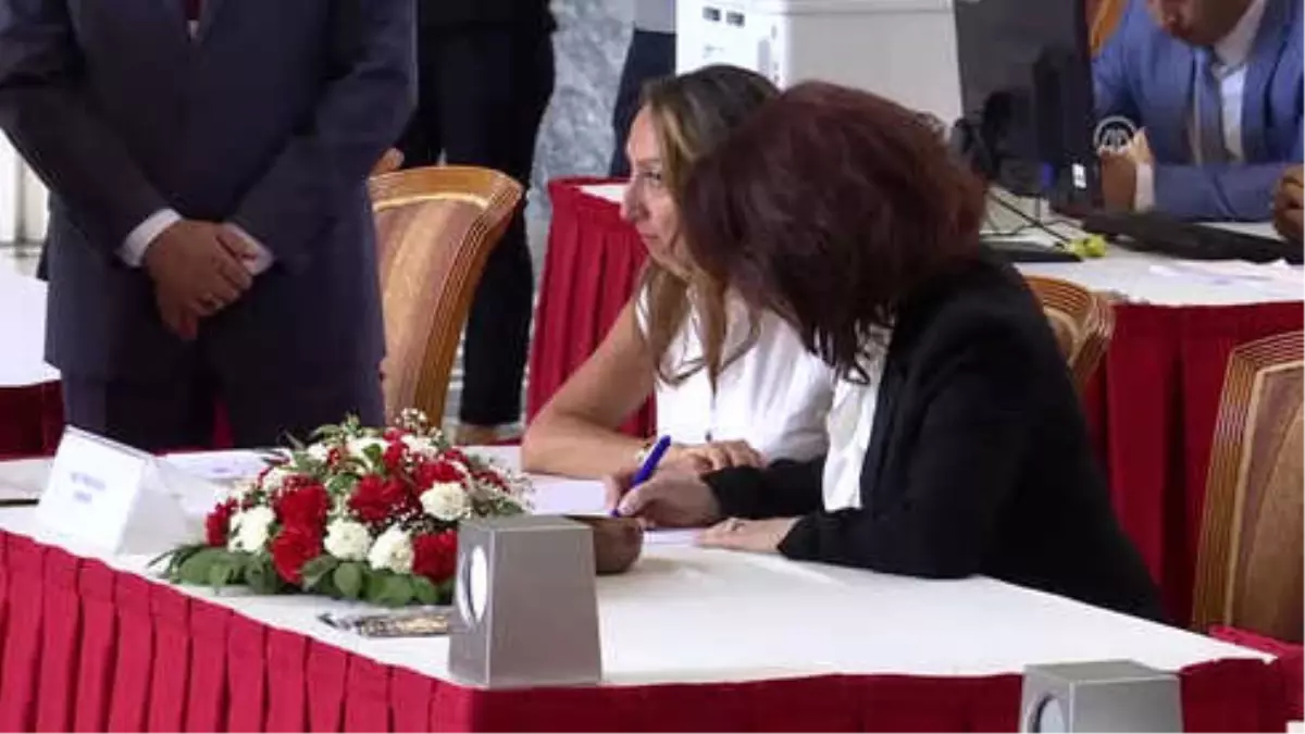 Milletvekilleri Kayıt Yaptırıyor - Zemzem Gülender Açanal