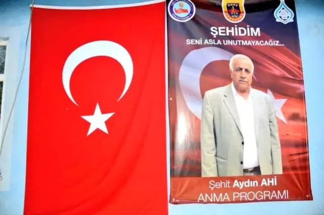 Şehit Aydın Ahi Mezarı Başında Anıldı Şehit Aydın Ahi Mezarı Başında Anıldı