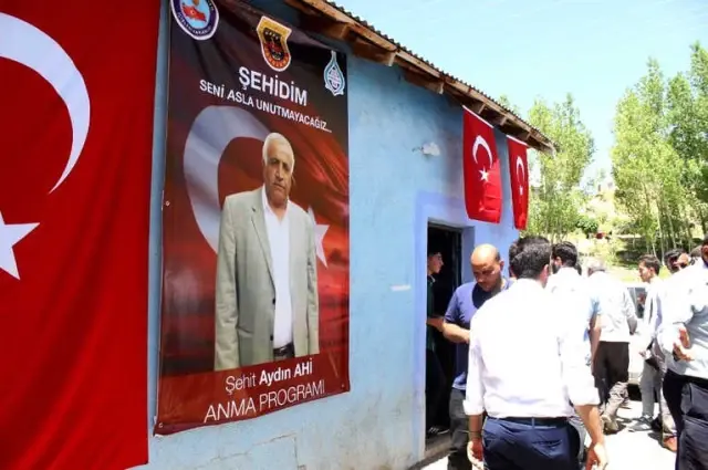 Şehit Aydın Ahi Mezarı Başında Anıldı Şehit Aydın Ahi Mezarı Başında Anıldı