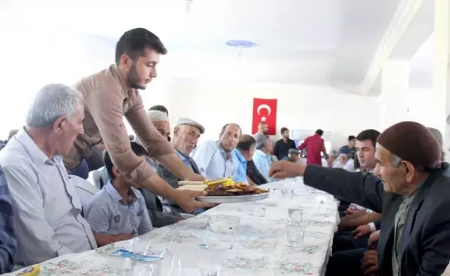 Şehit Aydın Ahi Mezarı Başında Anıldı Şehit Aydın Ahi Mezarı Başında Anıldı