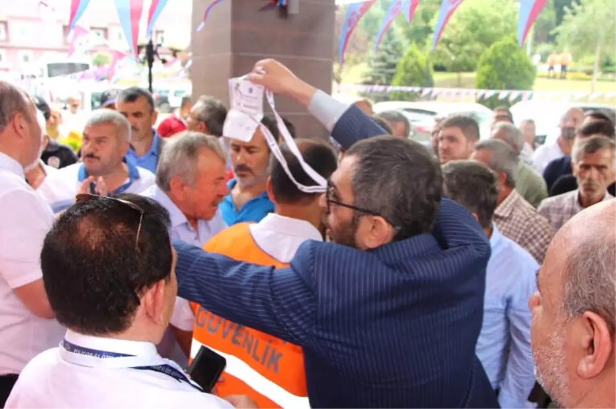 Trabzonspor Olağanüstü Genel Kurulu'nda Öncesi Gerginlik