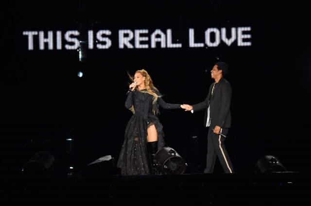 Beyonce, Sahnede Mahsur Kaldı, Operasyonla Kurtarıldı