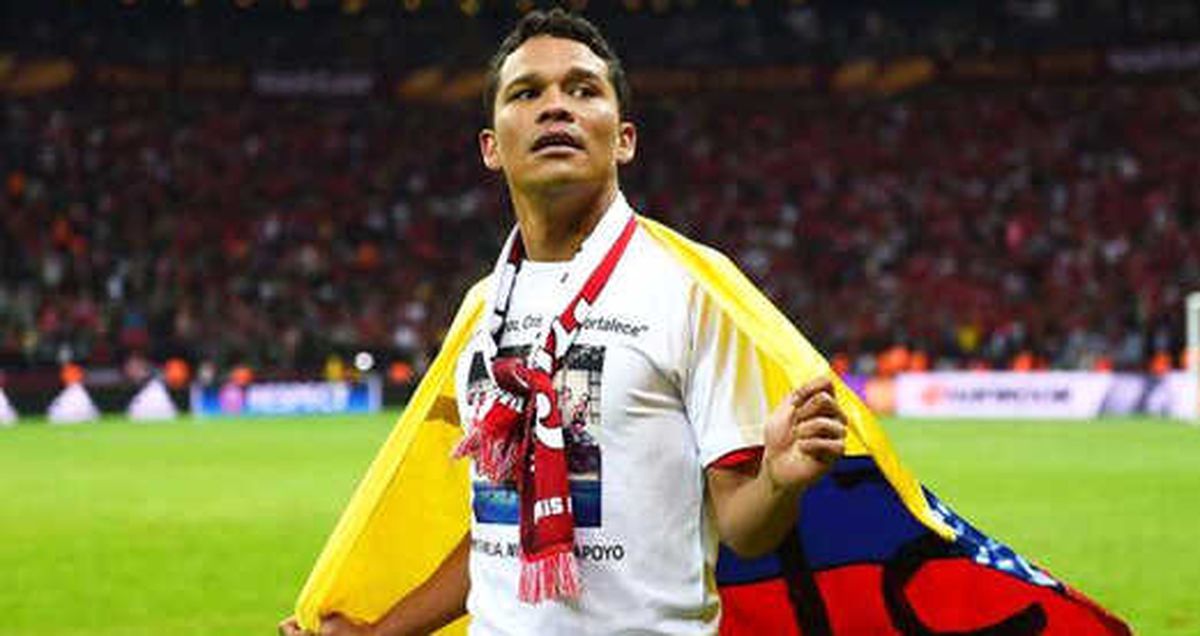 Galatasaray'la Trabzonspor, Carlos Bacca'nın Peşine Düştü