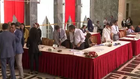 Milletvekilleri Kayıt Yaptırıyor Milletvekilleri Kayıt Yaptırıyor
