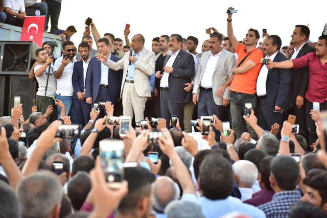 Tedaviden Dönen Kanaat Önderi, Başbakan Gibi Karşılandı