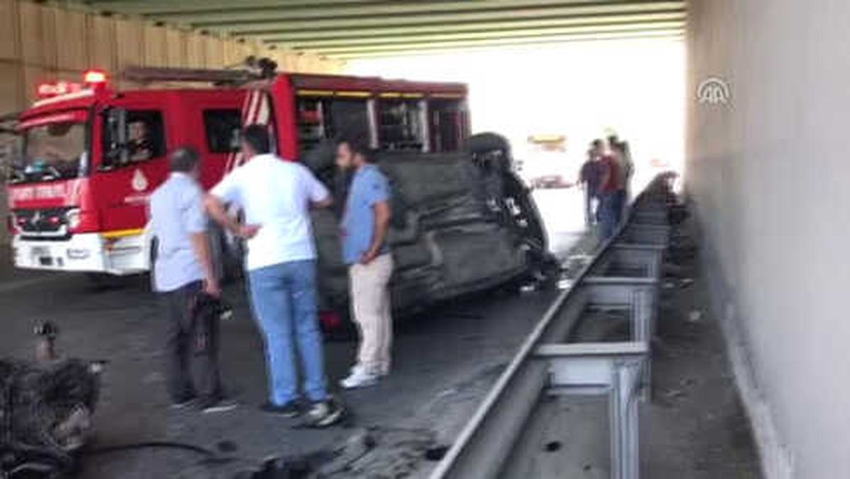 Ümraniye'de Trafik Kazası: 2 Yaralı