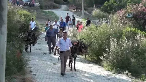 Karpuzlu'da Düğünler Asırlık Gelenekle Yapılıyor Karpuzlu'da Düğünler Asırlık Gelenekle Yapılıyor