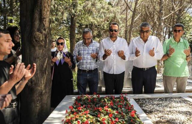 Kemal Sunal Ölümünün 18'inci Yılında Mezarı Başında Anıldı