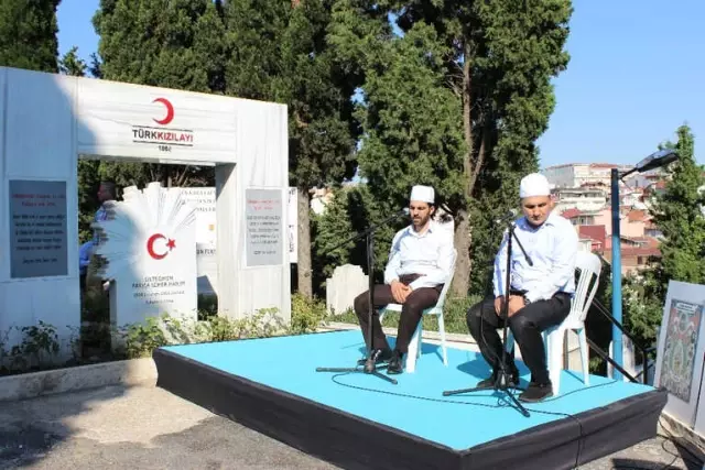 Kurtuluş Savaşı'nın Kadın Kahramanı Kara Fatma Mezarı Başında Anıldı Kurtuluş Savaşı'nın Kadın Kahramanı Kara Fatma Mezarı Başında Anıldı