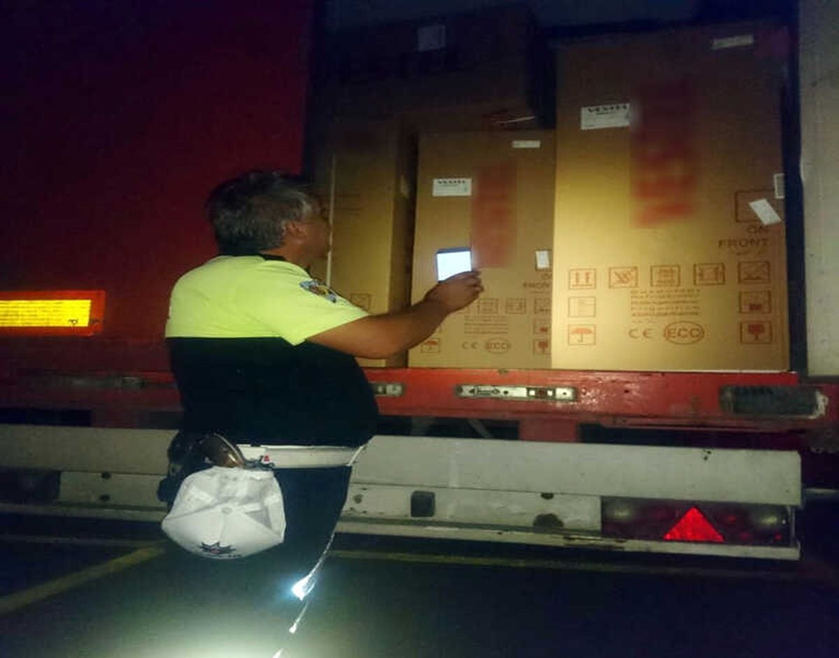 Çalınan Tır'da 125 Bin Liralık Beyaz Eşya Ele Geçirildi
