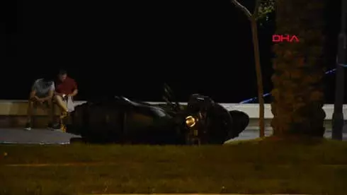 İzmir Virajı Alamayan Motosiklet Devrildi: 2 Ölü İzmir Virajı Alamayan Motosiklet Devrildi: 2 Ölü