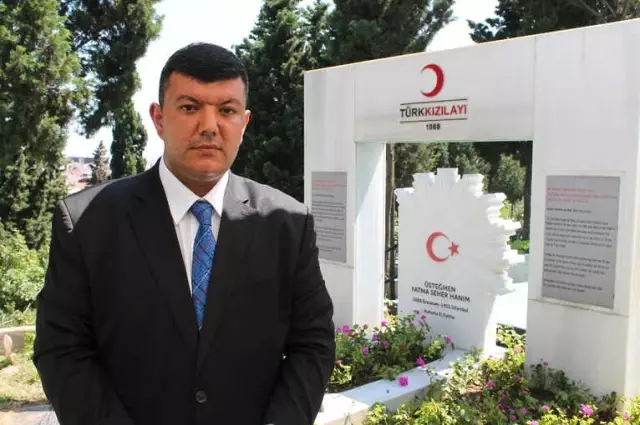 Kurtuluş Savaşı'nın Kahramanı 'Kara Fatma' Mezarı Başında Anıldı Kurtuluş Savaşı'nın Kahramanı 'Kara Fatma' Mezarı Başında Anıldı