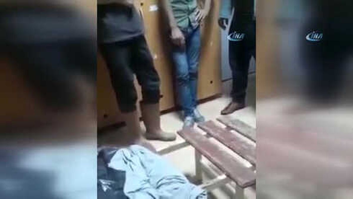 Kız Çocuğunun Gizlice Fotoğraflarını Çekenlere Dayak