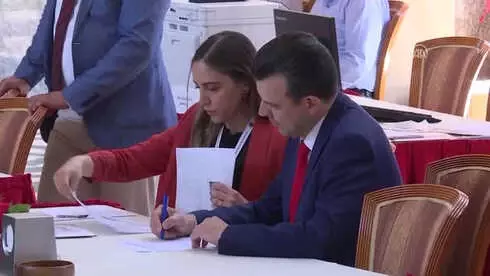 Milletvekilleri Kayıt Yaptırıyor - Mustafa Esgin ve Fatma Aksal Milletvekilleri Kayıt Yaptırıyor - Mustafa Esgin ve Fatma Aksal