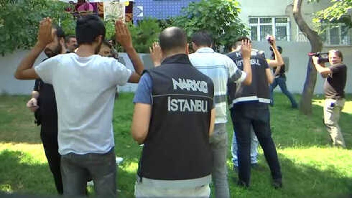 Narkotik Ekiplerinden Şok Uygulama