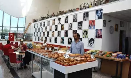 Terminaldeki Kafede 'Yeşilçam' Rüzgârı Terminaldeki Kafede 'Yeşilçam' Rüzgârı