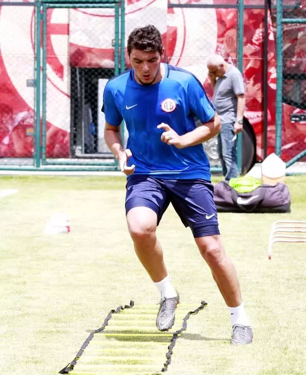 Antalyaspor, Erzurum-Palandöken Kampının Dördüncü Gününde Oyun-taktik Çalışmaları Gerçekleştirdi.
