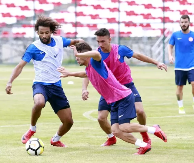 Antalyaspor, Erzurum-Palandöken Kampının Dördüncü Gününde Oyun-taktik Çalışmaları Gerçekleştirdi.