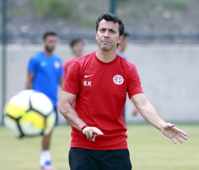 Antalyaspor, Erzurum-Palandöken Kampının Dördüncü Gününde Oyun-taktik Çalışmaları Gerçekleştirdi.