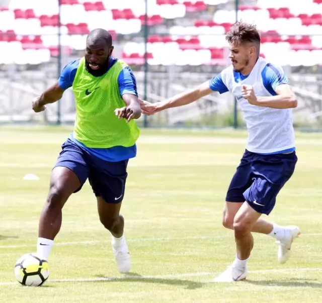 Antalyaspor, Erzurum-Palandöken Kampının Dördüncü Gününde Oyun-taktik Çalışmaları Gerçekleştirdi.