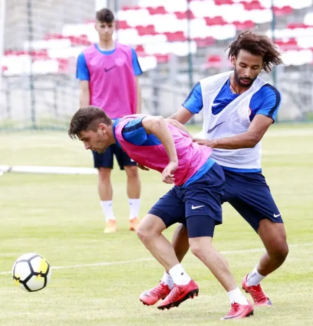 Antalyaspor, Erzurum-Palandöken Kampının Dördüncü Gününde Oyun-taktik Çalışmaları Gerçekleştirdi.