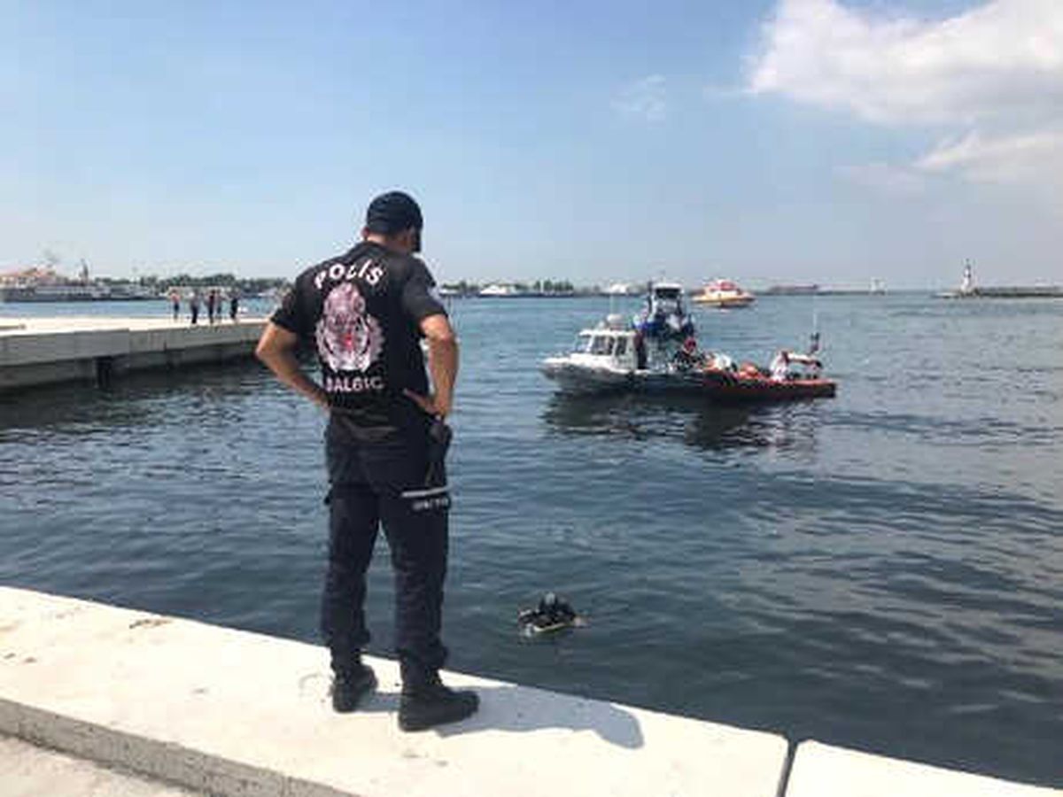 Kadıköy'de Denize Düşen Kişi Aranıyor-2