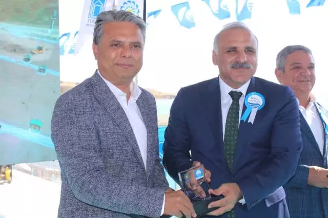 Van Gölü'ne 'Mavi Bayrak' Van Gölü'ne 'Mavi Bayrak'