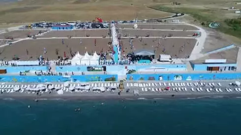 Van Gölü'ne 'Mavi Bayrak' Verildi Van Gölü'ne 'Mavi Bayrak' Verildi