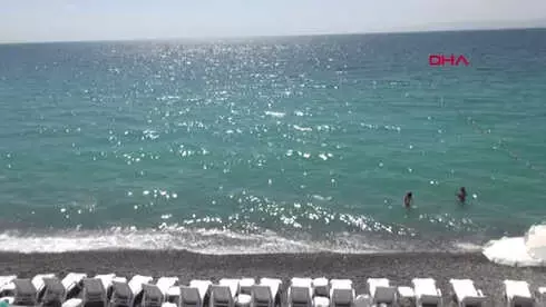 Van Gölü'nün 'Mavi Bayraklı' Plajı Törenle Açıldı Van Gölü'nün 'Mavi Bayraklı' Plajı Törenle Açıldı