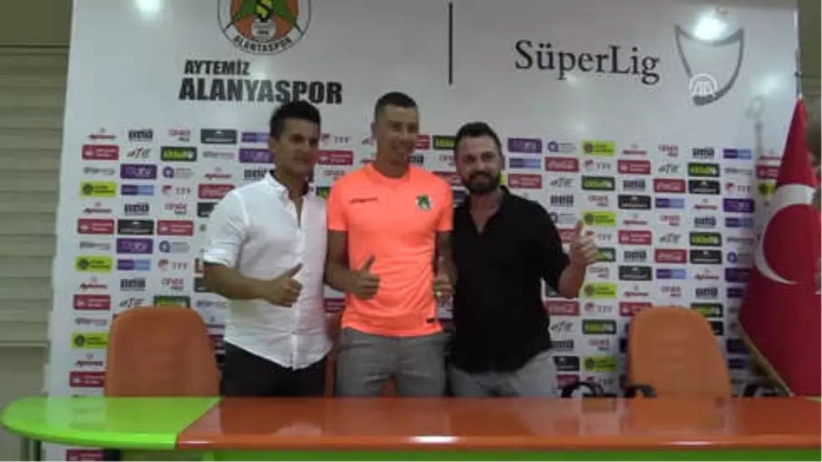 Alanyaspor Forvet Emre Güral ile Anlaştı