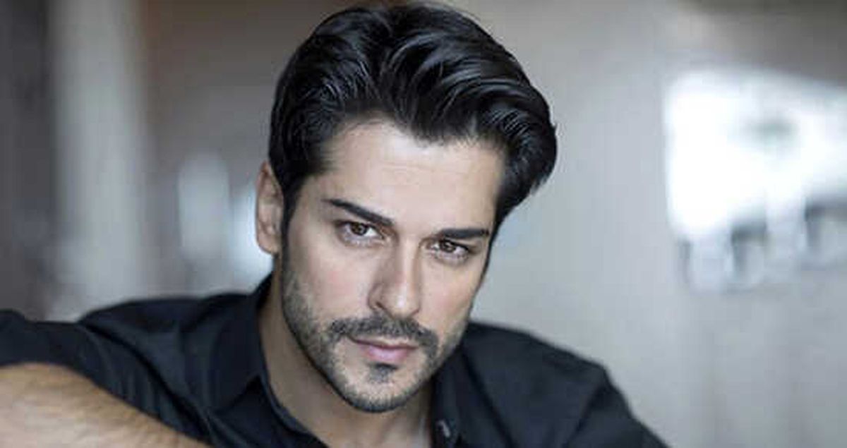 Burak Özçivit'in Babası Bülent Özçivit'e Motorlu Kurye Çarptı