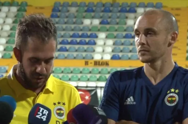 Fenerbahçe'de Kalmak İstiyorum