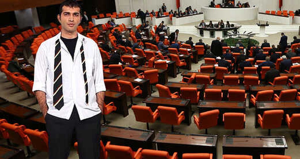 HDP'li Milletvekili Barış Atay Meclis'te Böyle Görüntülendi