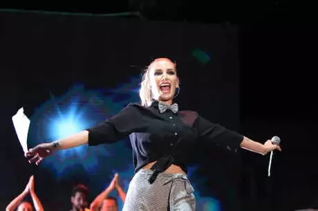 İrem Derici, Gebze'de Binlerce Kişiyi Coşturdu İrem Derici, Gebze'de Binlerce Kişiyi Coşturdu