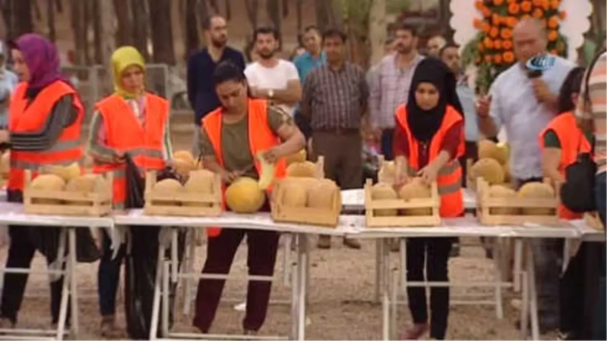 Kaymakam Erkayıran Saz Çaldı, Belediye Başkanı Yavuz Türkü Söyledi