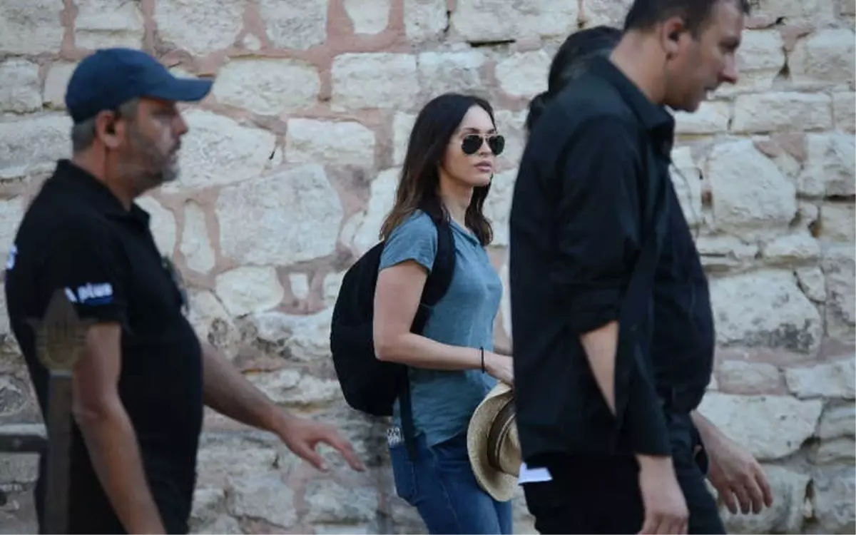 Megan Fox Belgesel Çekimi İçin Annesi ile İstanbul'a Geldi
