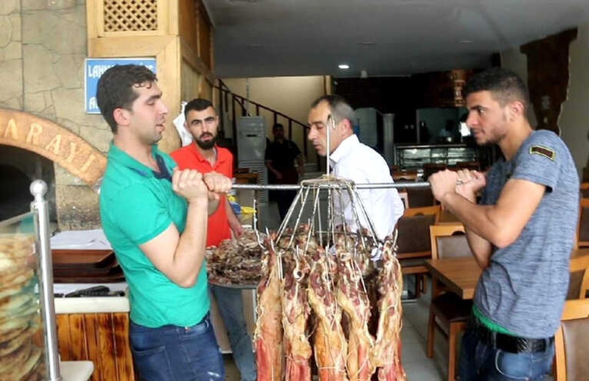 Siirt Büryanı Yaz Aylarında da Rağbet Görüyor