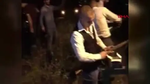 Trabzon'da Silahla Havaya Ateş Açan Magandalar İçin Vali Devreye Girdi Trabzon'da Silahla Havaya Ateş Açan Magandalar İçin Vali Devreye Girdi