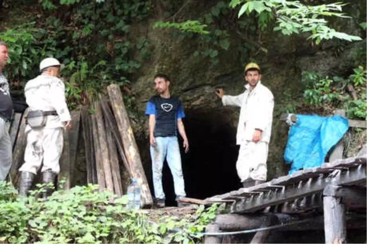 Zonguldak'ta Maden Ocağında Göçük: 2 İşçi Mahsur (2)