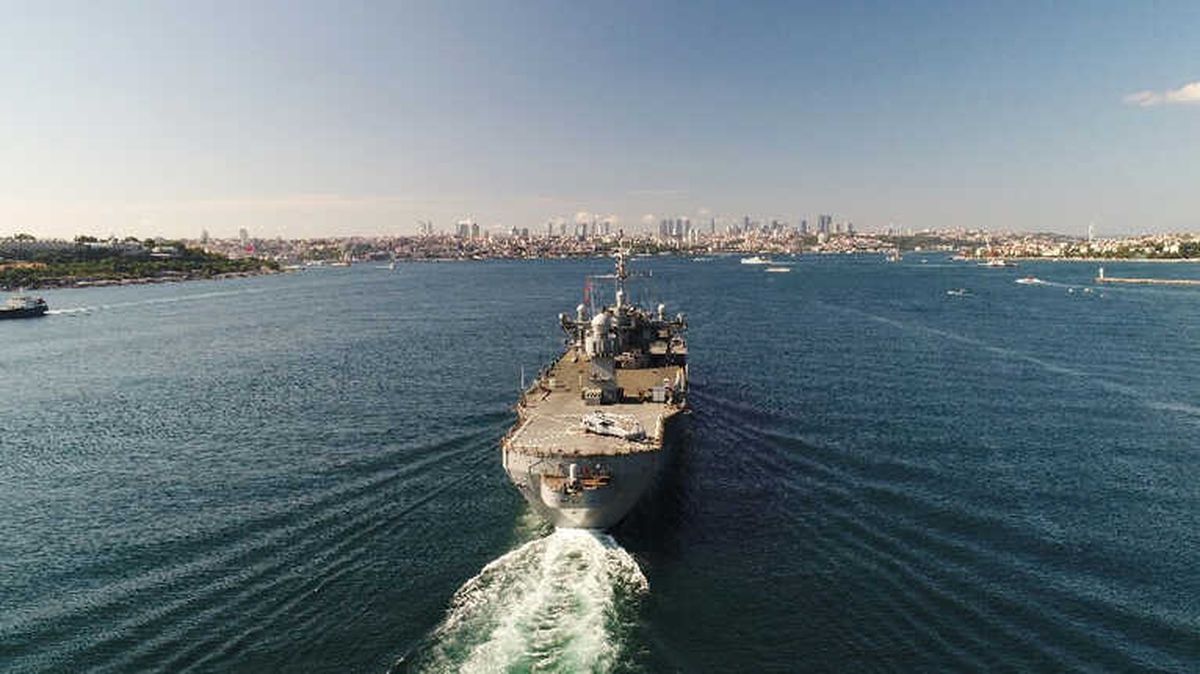 İstanbul Boğazından Geçen ABD Savaş Gemisi Havadan Görüntülendi