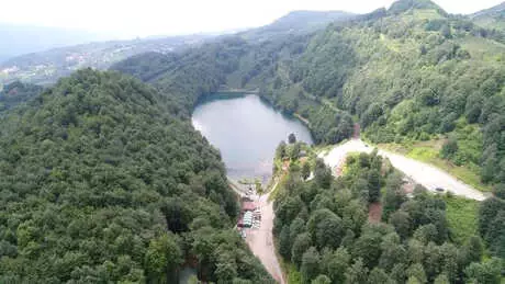 Karadeniz'de Sıcaktan Bunalanlar Yaylalara Akın Etti Karadeniz'de Sıcaktan Bunalanlar Yaylalara Akın Etti