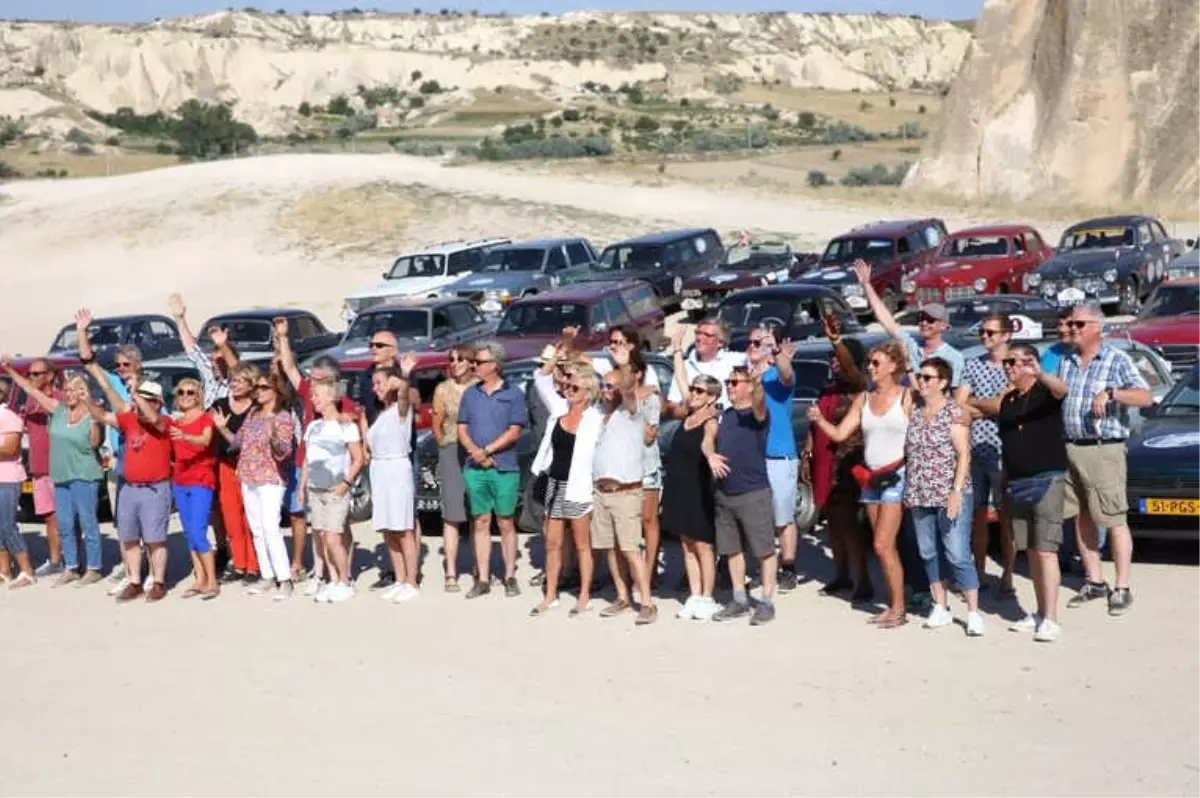 Klasik Otomobiller Kapadokya'da Buluştu